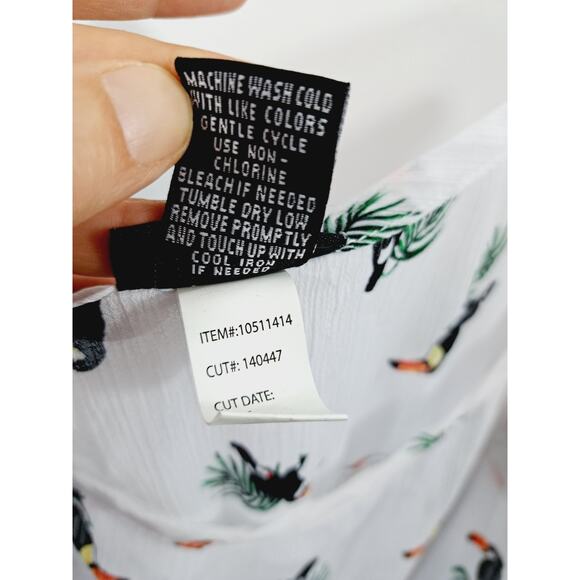 Torrid Women's White Sheer Tucan Print Tank Blouse In Size 4X - Picture 4 of 5